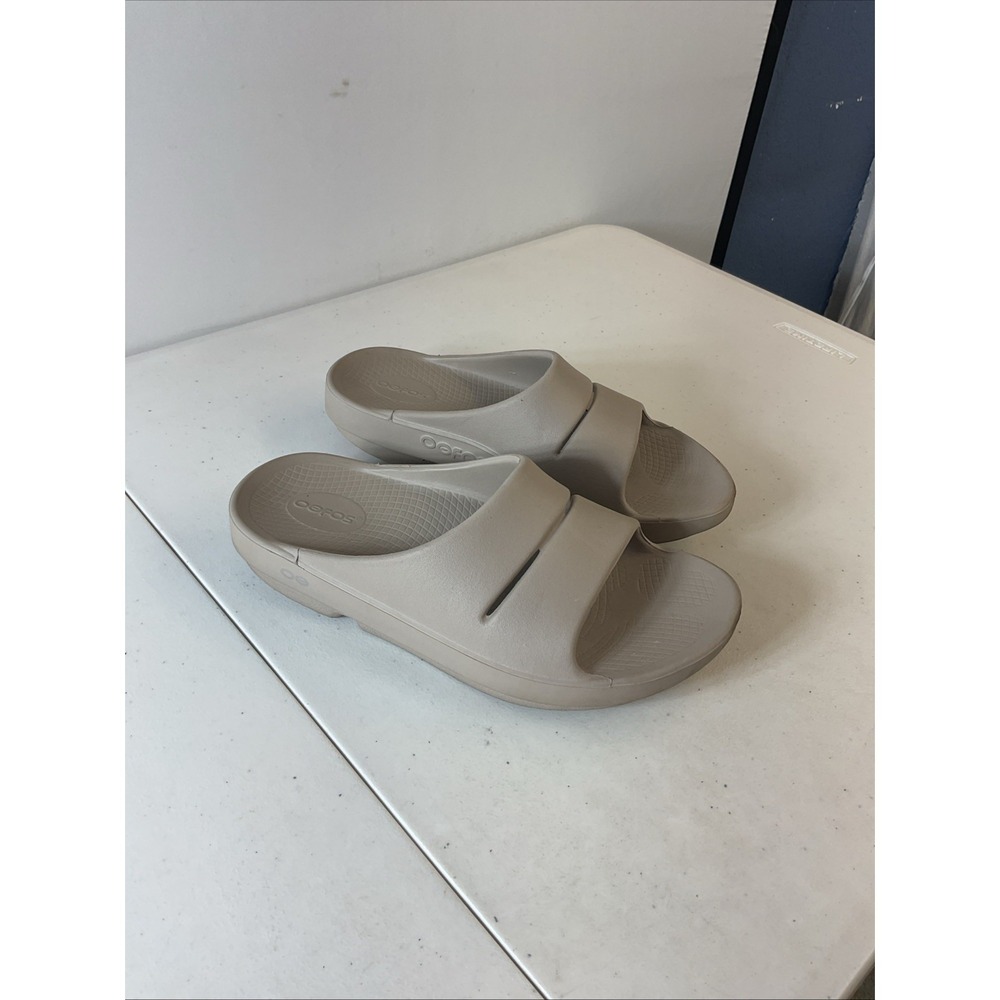 OOFOS OOahh Unisex Nomad Biege Scandals Mens Size 8 Womens Size 10 Recovery